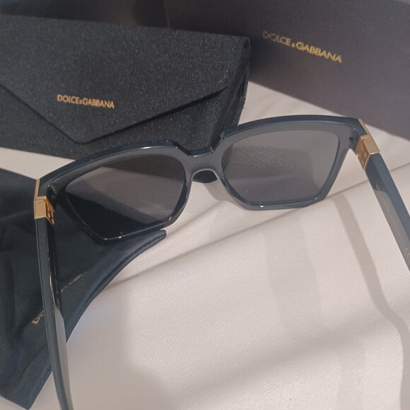 NWT NEW w/box Dolce & Gabbana Shades